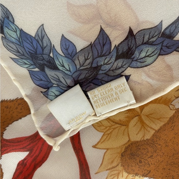 Arrow, 100% silk scarf. - Picture 5 of 6